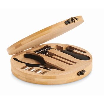 Coffret d'outils présenté dans un étui en bambou