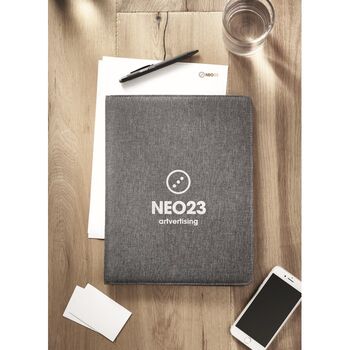 Conférencier  A4 en RPET 300D  Conférencier  A4 en RPET 300D  - Developpement durable - e-goodies - 1